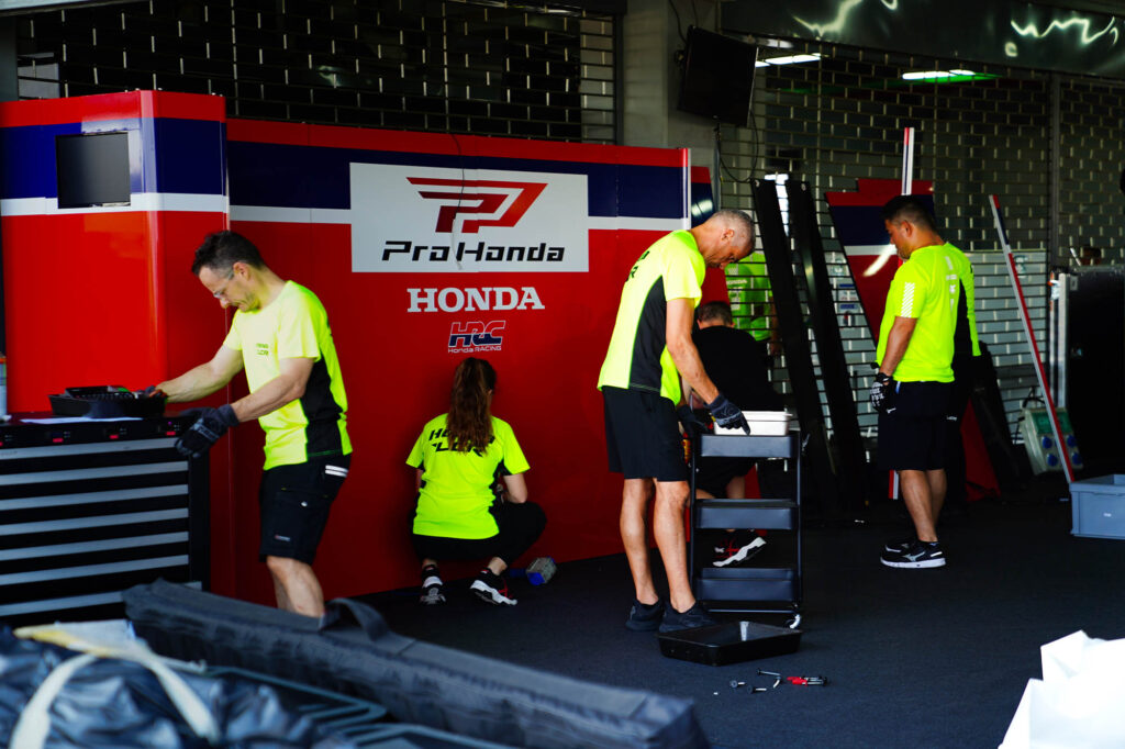 ทีมแข่งเริ่มเตรียมตัวในสนามบุรีรัมย์ MotoGP Thailand 2026